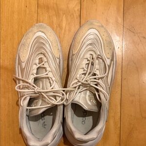 adidas Cream Beige Wave-Style Sneakers